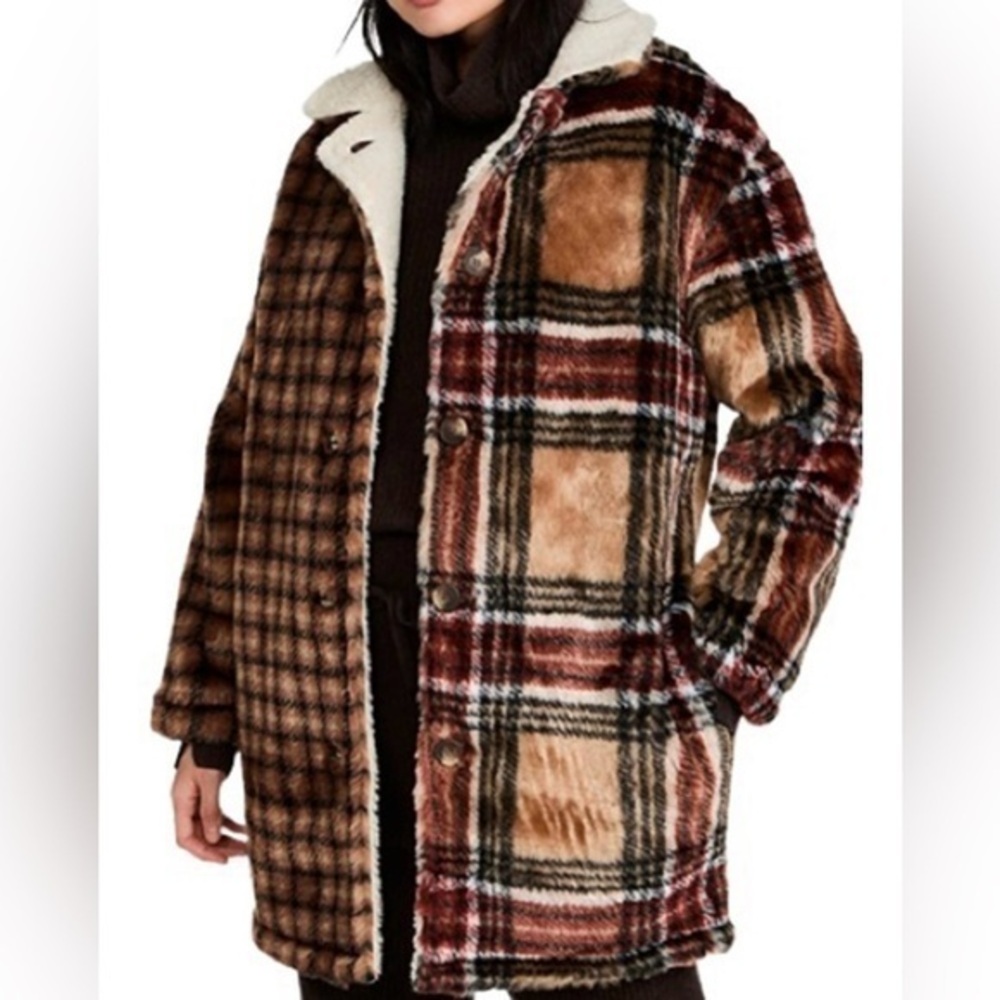 Something Navy Fur Plaid Coat, NWOT. Size XS. Seen on Gossip Girl SO2 Zoya Lott